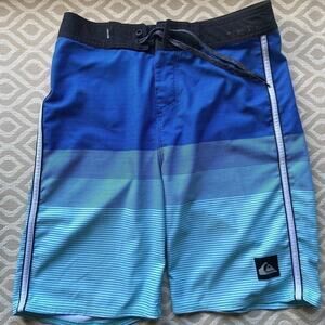 Quiksilver Highline Blue Striped Boardshorts sz 27​​​​​​​​​​​​​​​​​​​​​​​​​​/XS